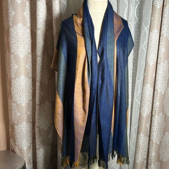 women's Scarf/wrap - Picture 1 of 2